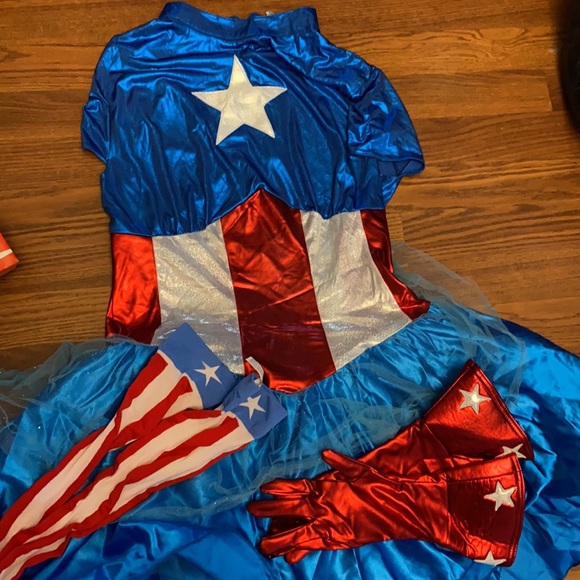 Captain America Women’s Costume - Picture 2 of 5